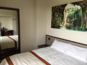 Hotels in Calco
